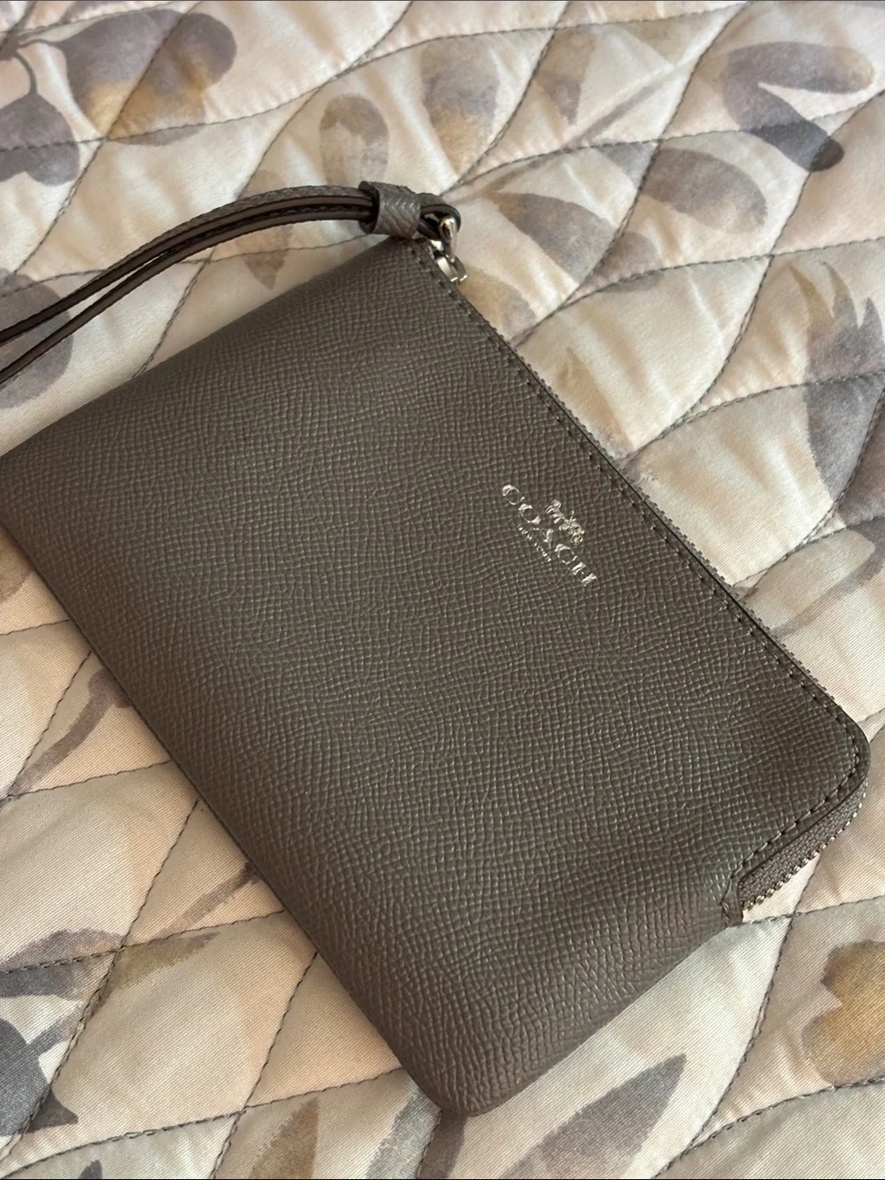 Coach Pebbled Leather Wristlet Pouch in Gray
